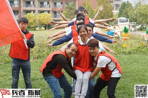 北京拓展培訓去十渡感受漂流的刺激 