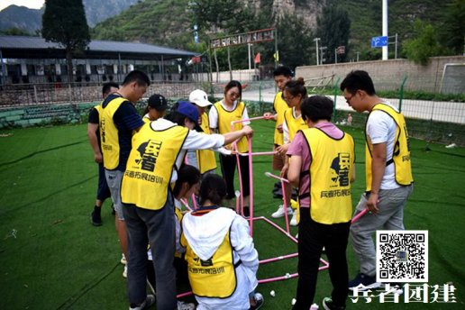 北京拓展公司團隊拓展訓(xùn)練增強企業(yè)的凝聚力