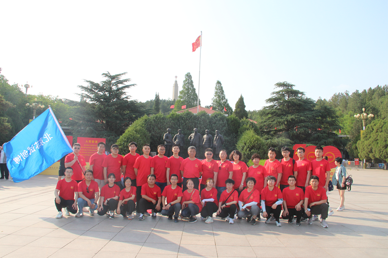 西柏坡紅色之旅團(tuán)隊(duì)拓展訓(xùn)練